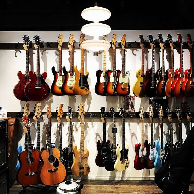 一宮の店舗内装　ギターショップ『サウンドナイン』