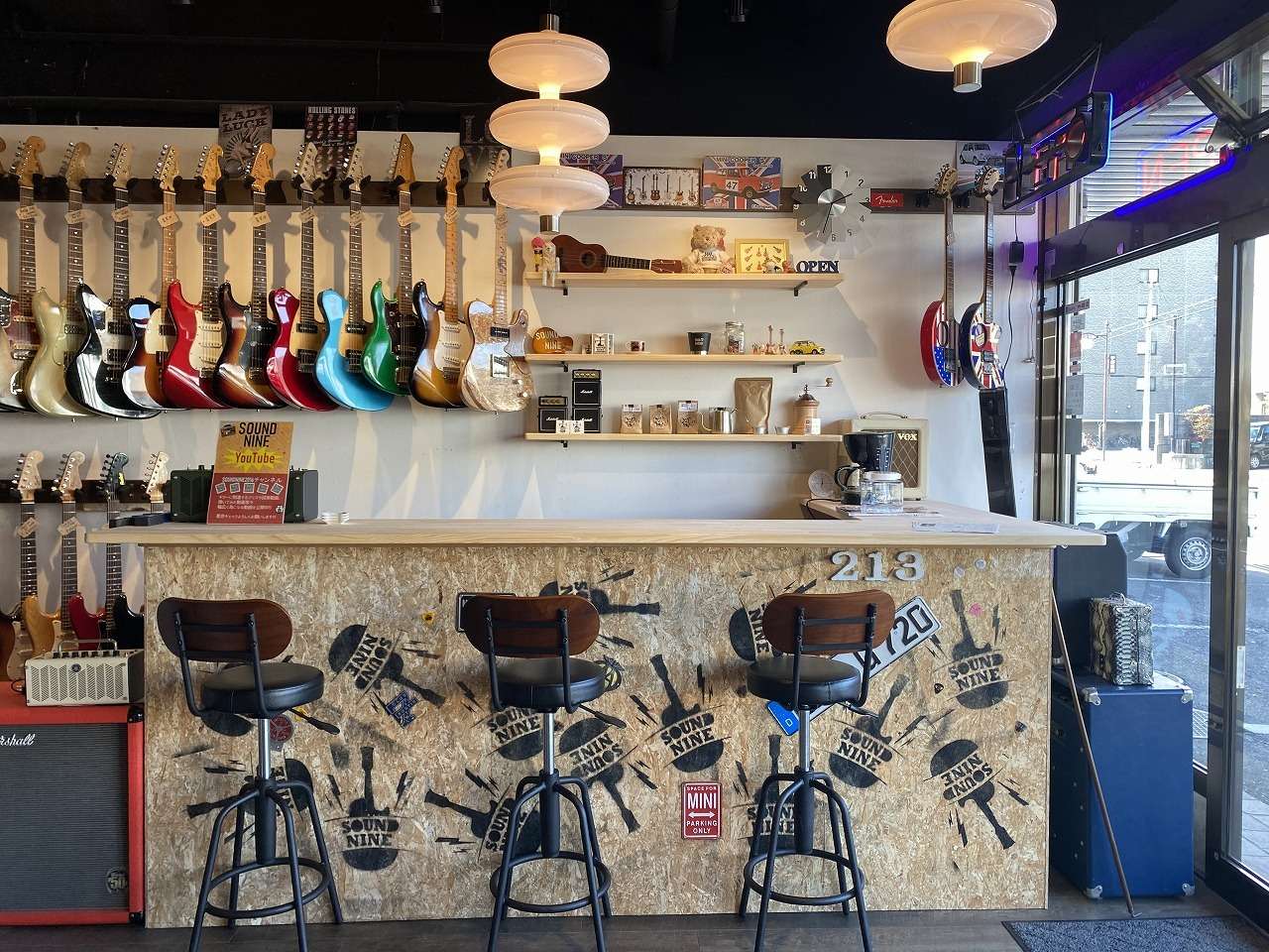 【一宮市　リノベ】ギターショップにあるカフェスペース