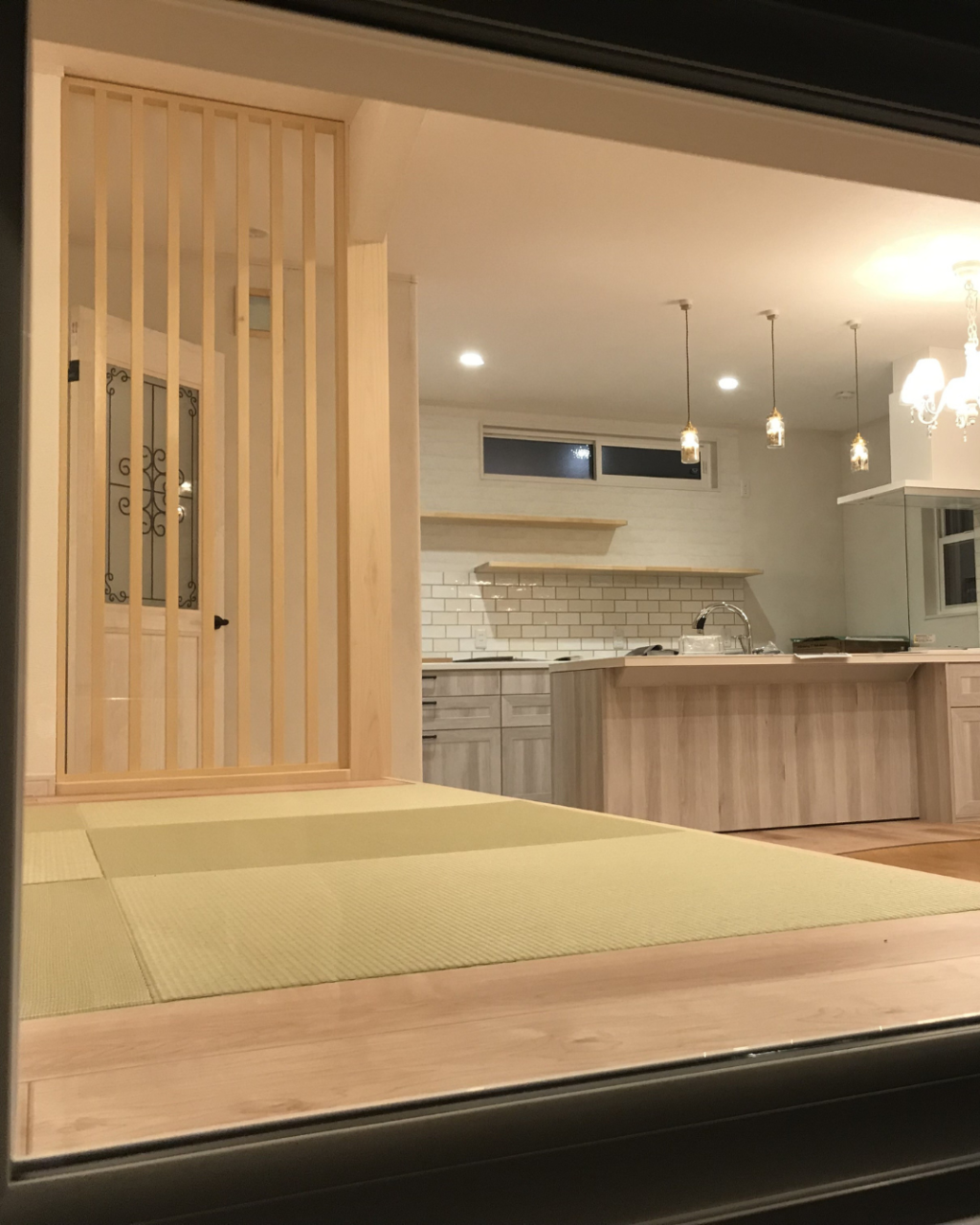 【一宮市】【工務店】洋風リビングに調和する「畳コーナー」のある暮らし