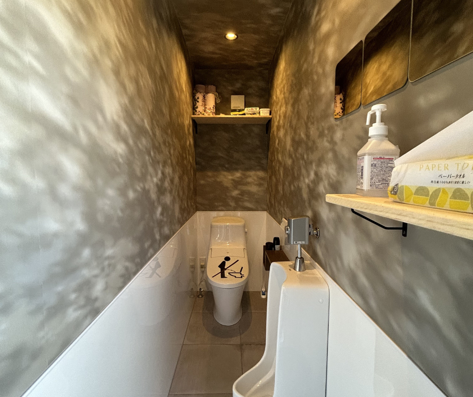 【一宮市】【工務店】陰影が美しく映える、ホテルライクなトイレ空間